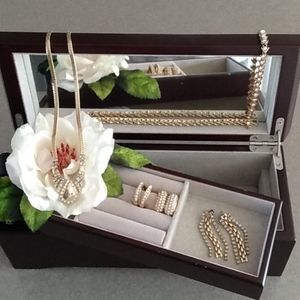 Bundle of cubic zirconia jewelry. Free jewelry box